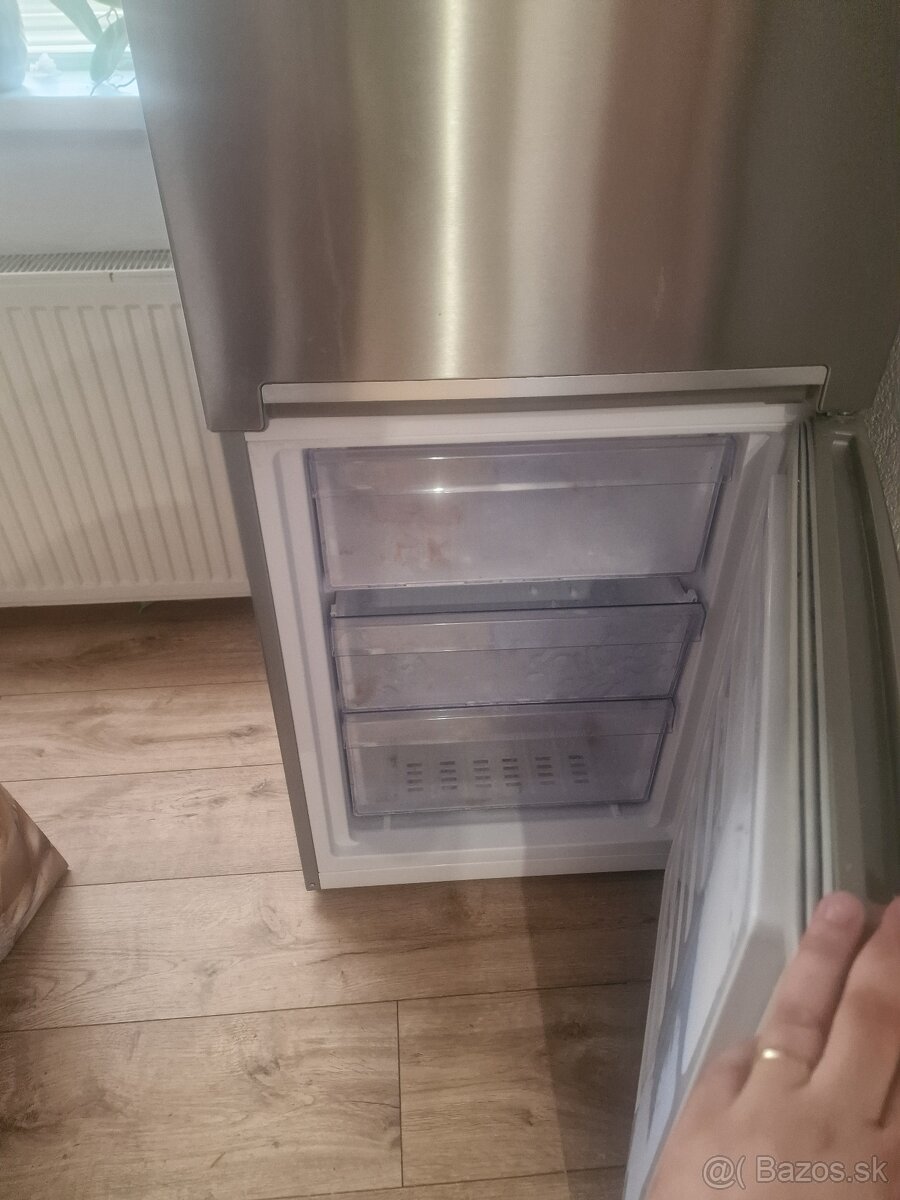 Chladnička s mrazničkou - 3