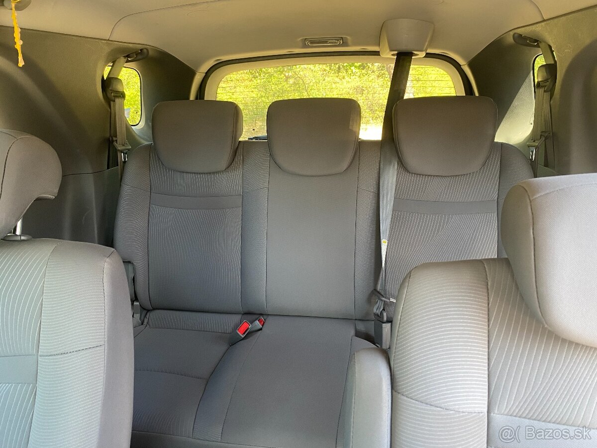 Ssangyong Rodius, 7-miestne, 4x4, automat - 3