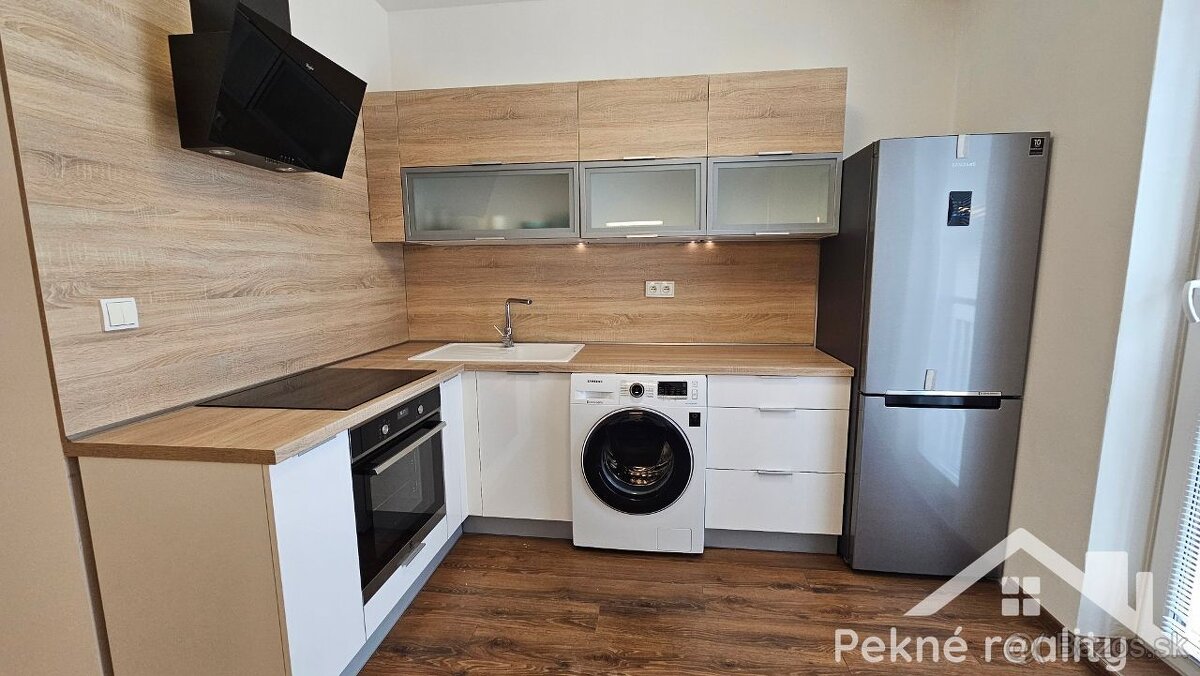 Prenájom zariadeného 1 izbového bytu s garážovým státím Zvol - 3