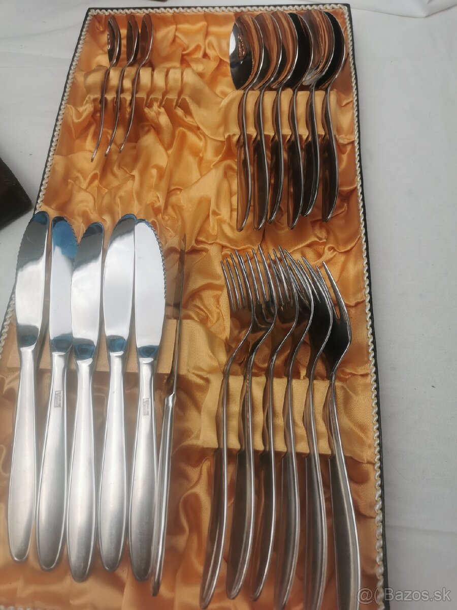 Príbor v kazete - 3