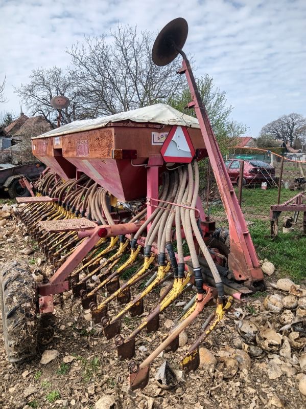 Sejačka Mistral 6000 a 7-radličný pluh - 3