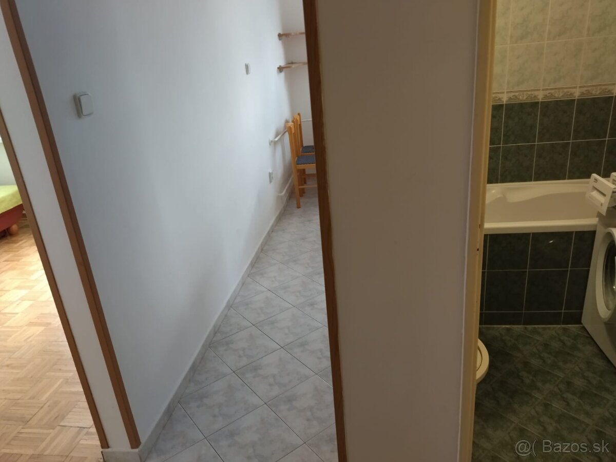 1 izb. byt PK obrancov mieru - slnečný s balkónom a pivnicou – foto 3