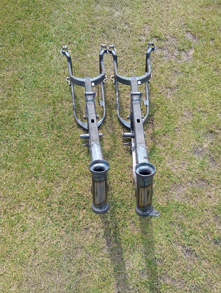 Rám Pérák FJ, Zbrojovka a Komunista - 3