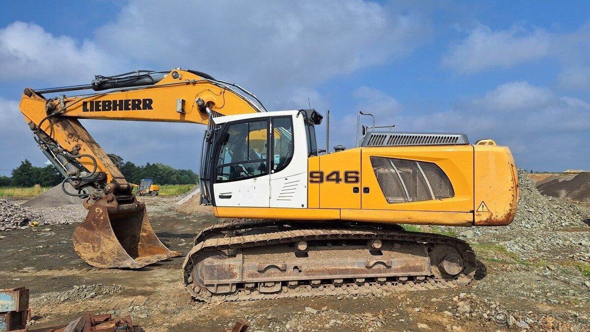 Liebherr R946 - 3