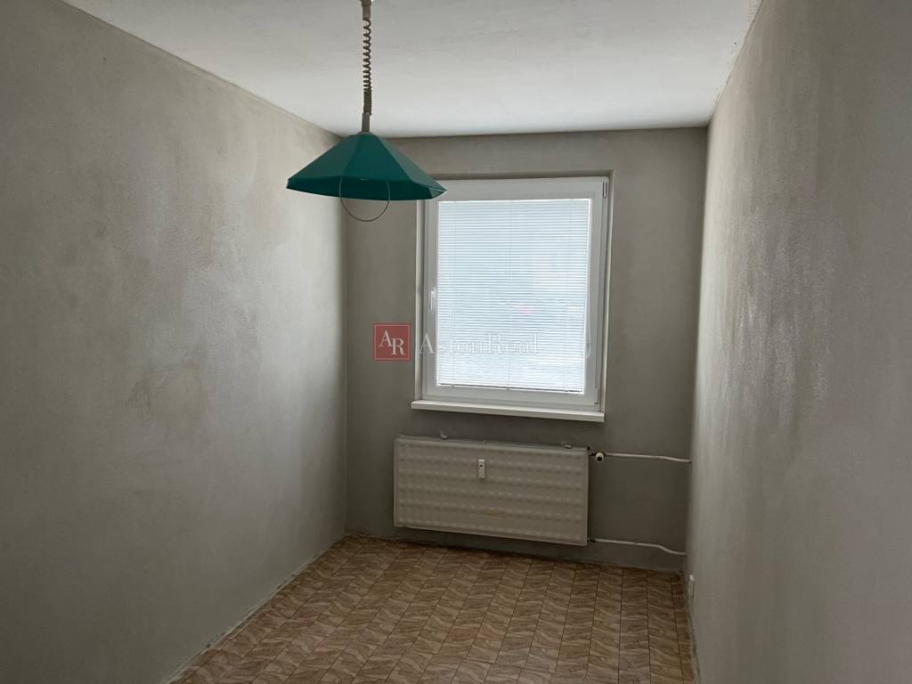 Na predaj slnečný 3-izbový byt s loggiou s krásnym výhľadom - 3