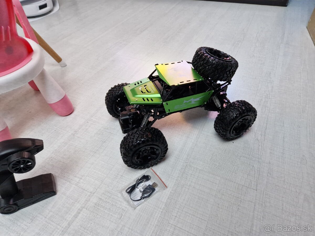 RC auto 4x4 1:8 - 3