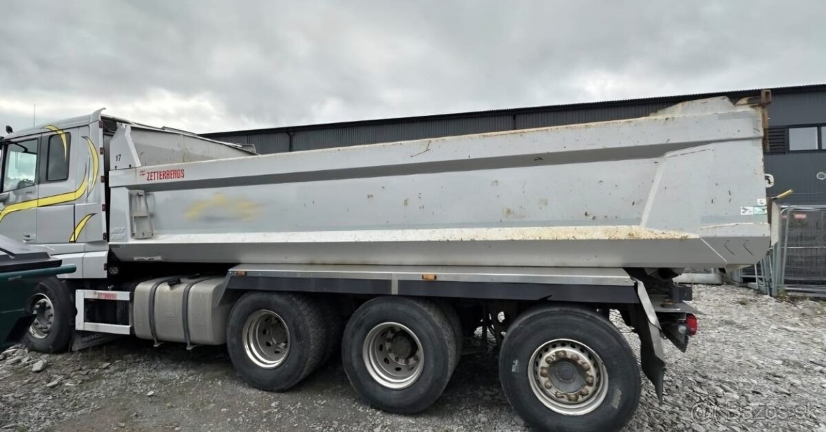 Sklápěč DAF XF510, 8x4 TRIDEM, r.v. 2017, 410.500 km - 3