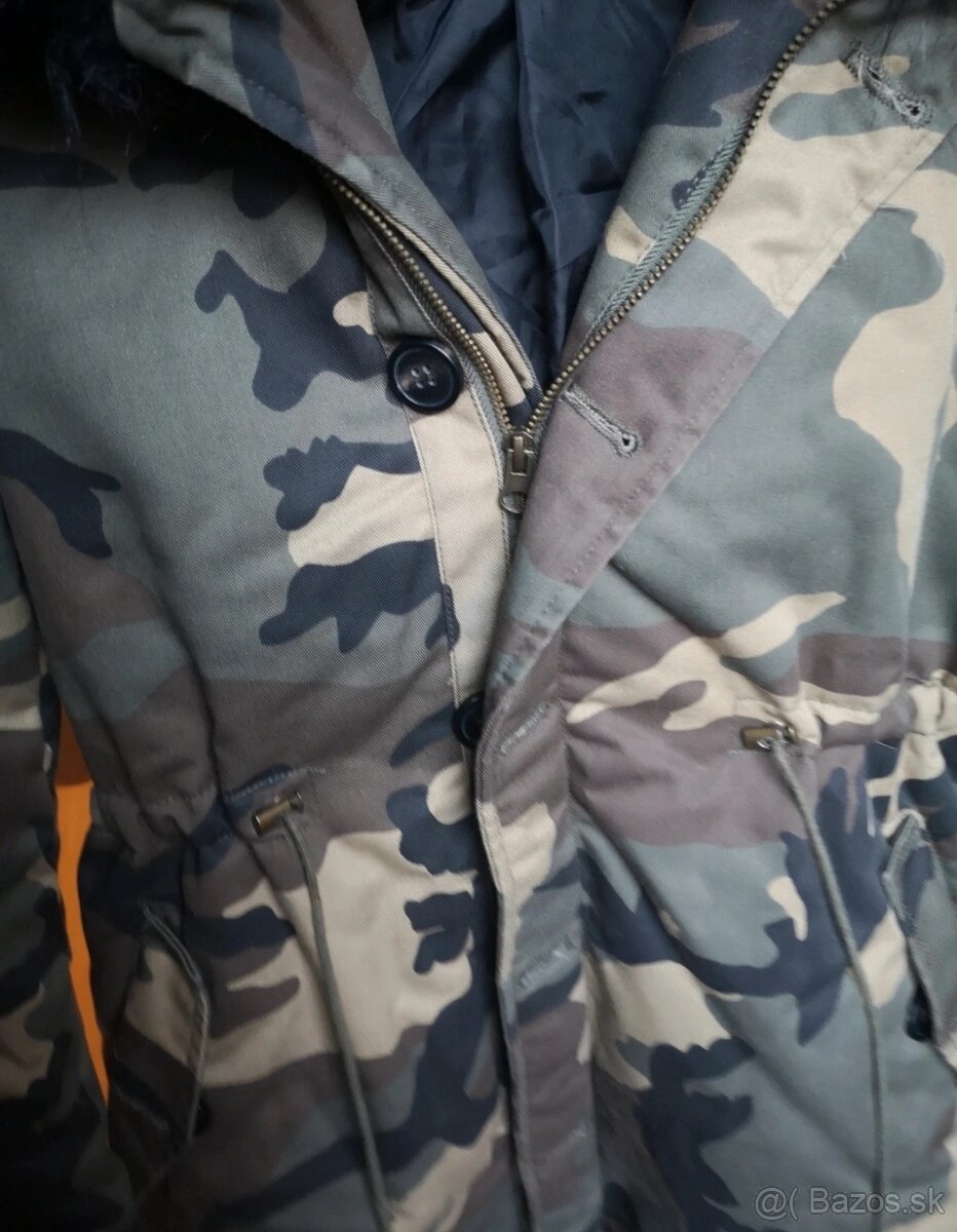 Zimná bunda s kapucňou - 3