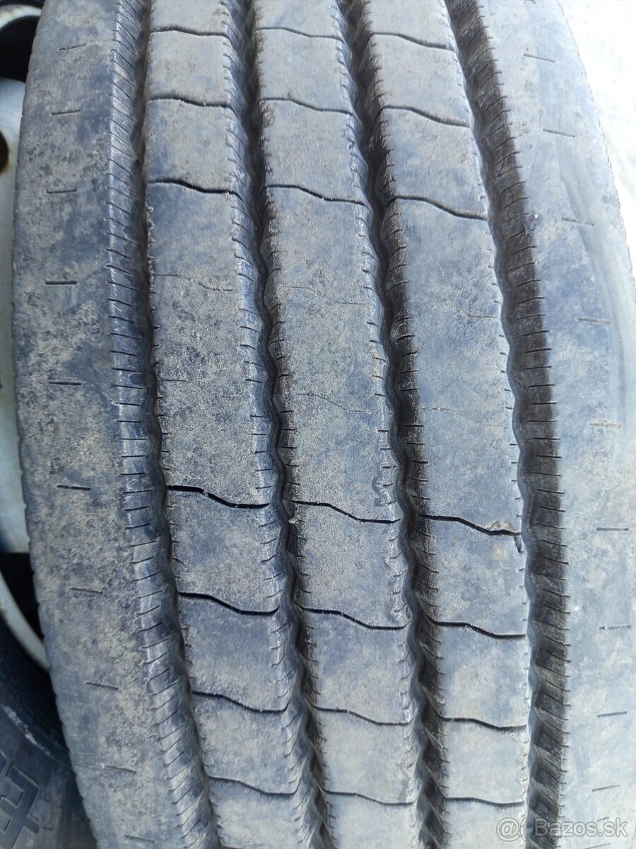 • (už iba disky) 315/70 R22,5 Apollo - predné / na diskoch - 3