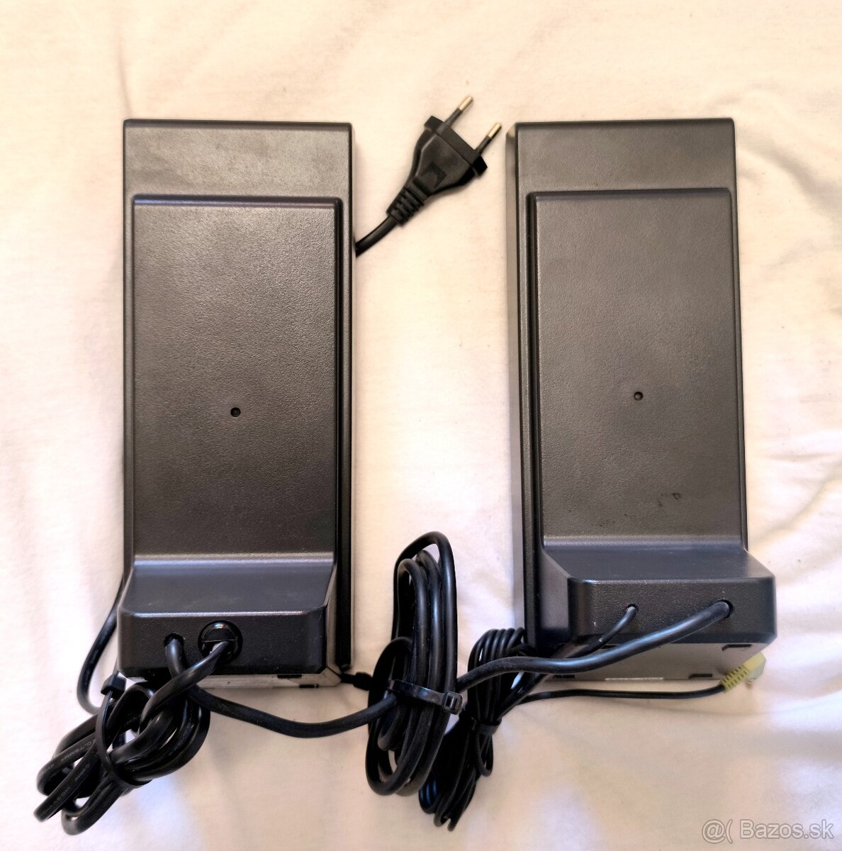 Predám aktívne reproduktory LOGITECH X-140 - 3