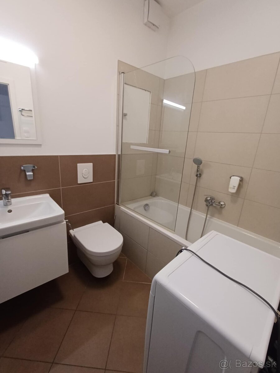 Ponúka na predaj 2-izb. byt, Žilinská ul., BA - Staré Mesto - 3