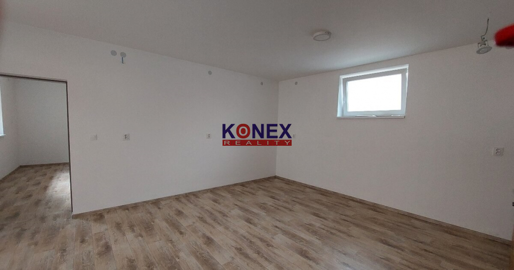 NA PREDAJ Zrekonštruovaný dom vo VEĽKÝCH KAPUŠANOCH - 3