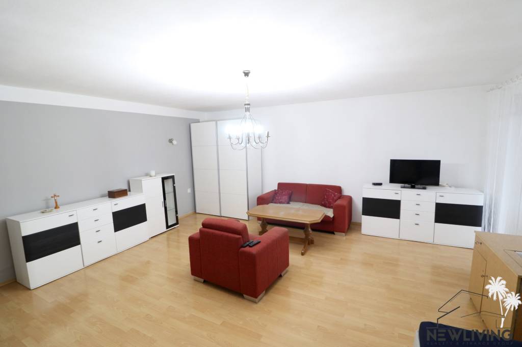 PREDAJ: 5+2 izbový rodinný dom, Dolný Lopašov - 3