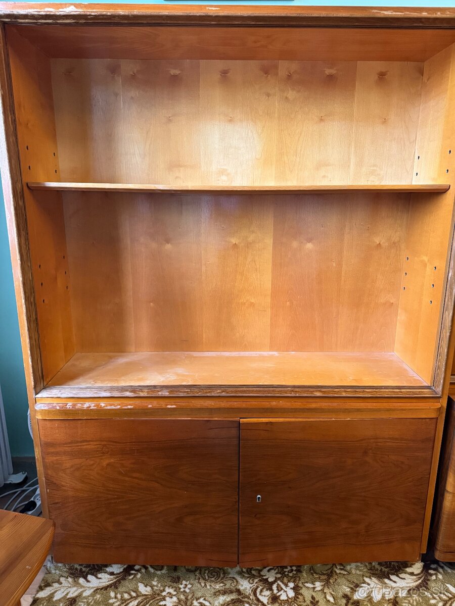 Staré zachovalé skrine - 3