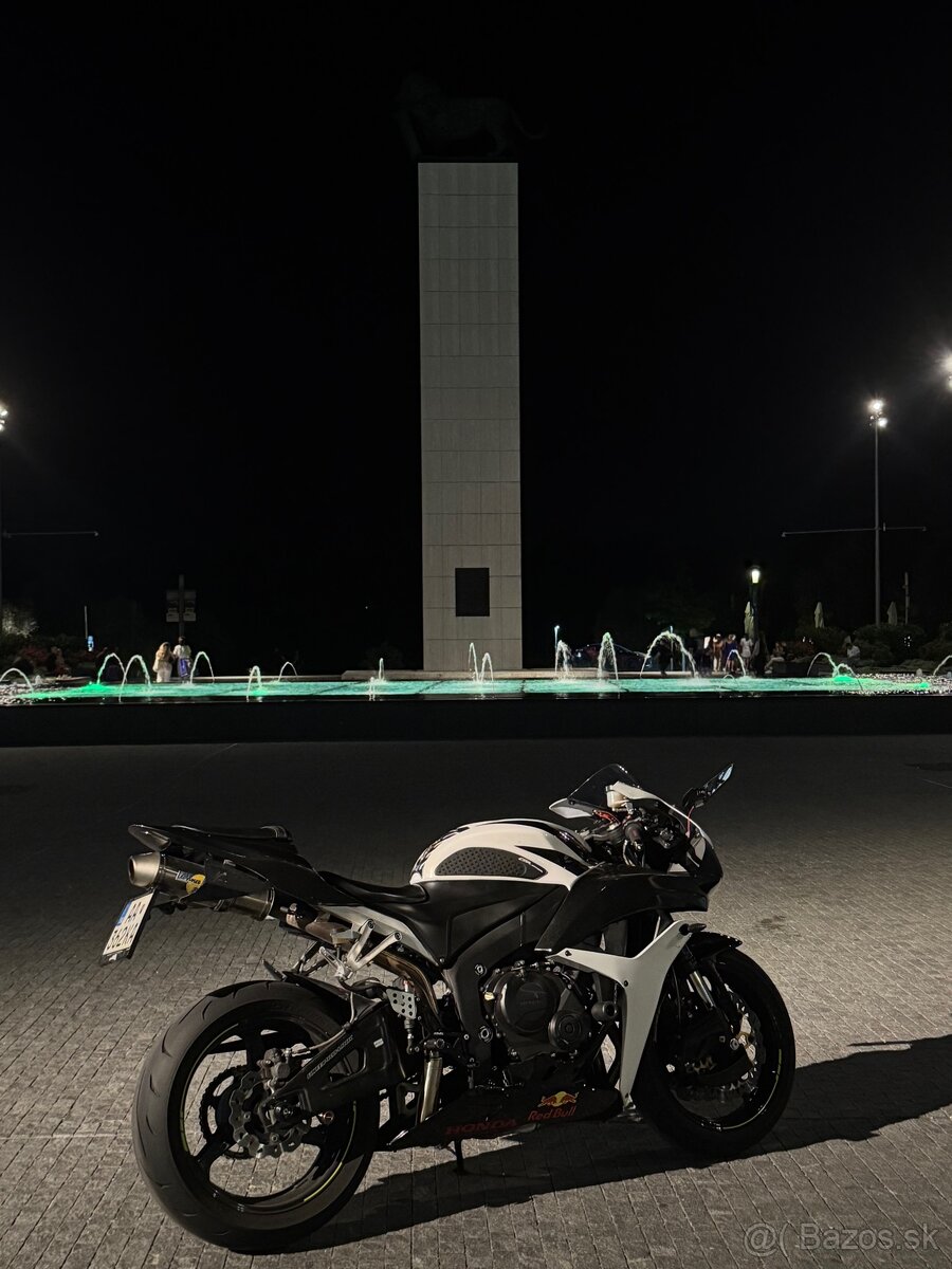 Honda CBR 600 RR 2009 - 3