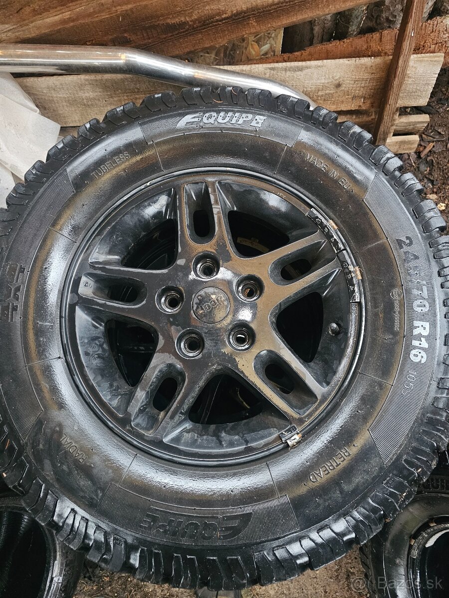 245/70 r16 - 3