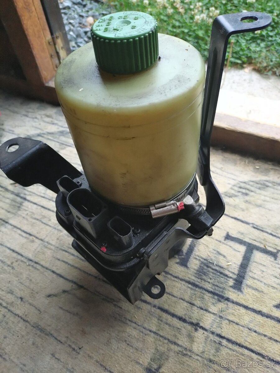 Hydraulické servočerpadlo Lizarte TRW - 3