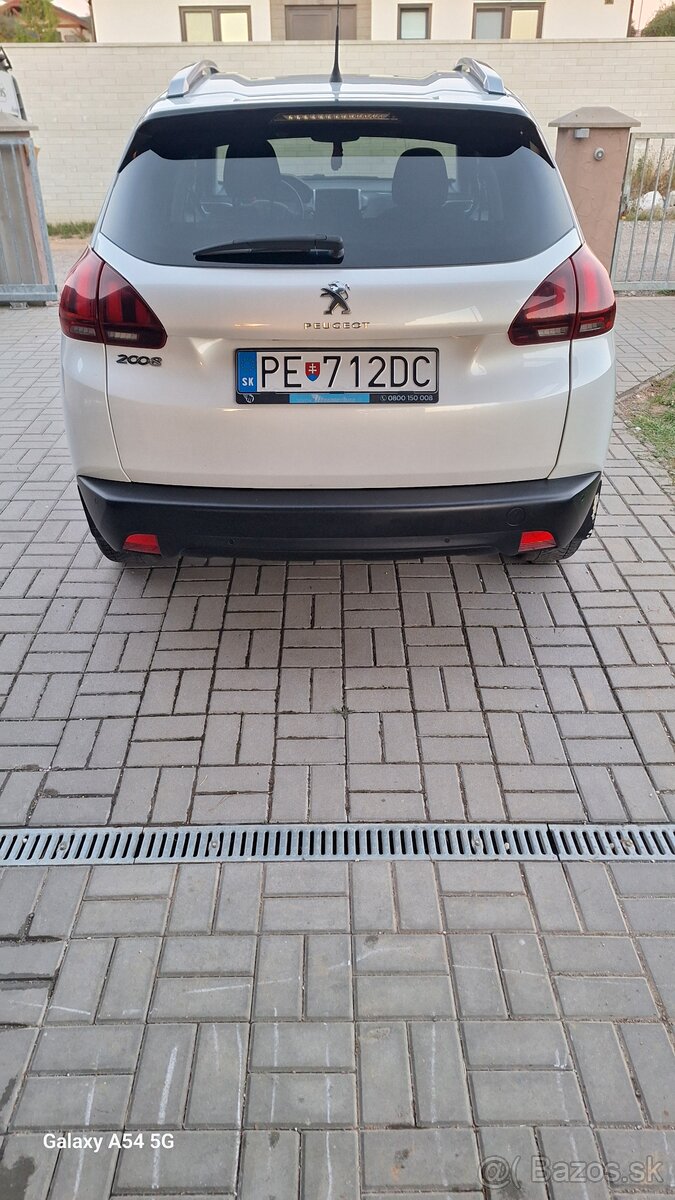 Peugeot 2008 1.2 - 3