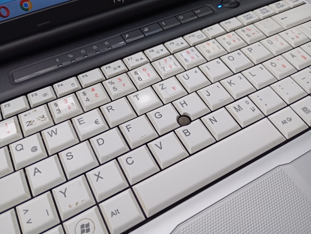 Fujitsu Lifebook e751, Intel® Core™i3 , 8gb ram RS232 ,Win7 - 3