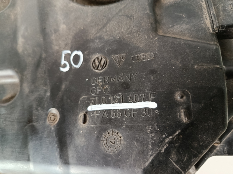 nadrzka na vodu audiQ7 7l0121407f 50€ - 3