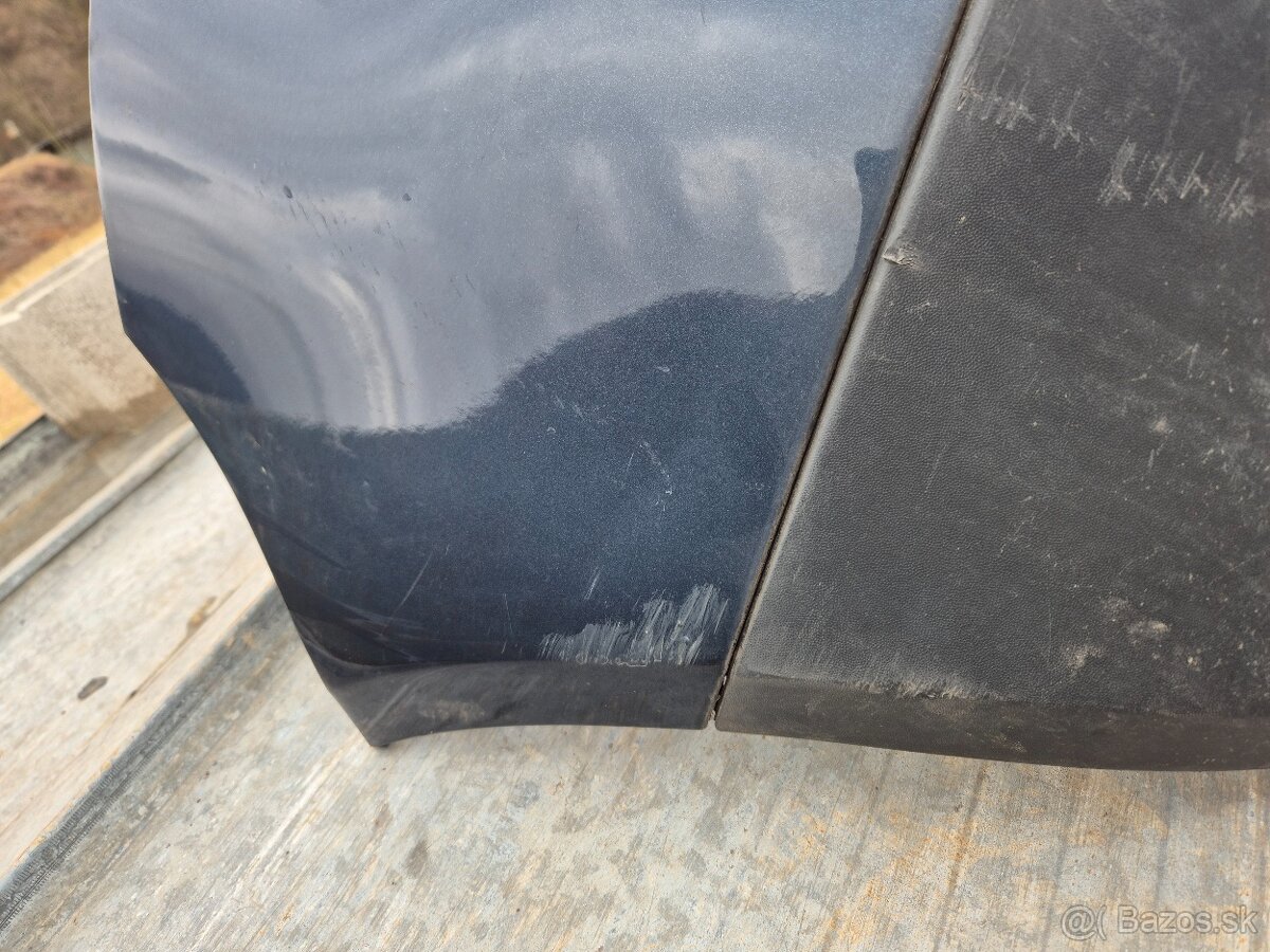 Volkswagen Golf 5 zadny nárazník - 3