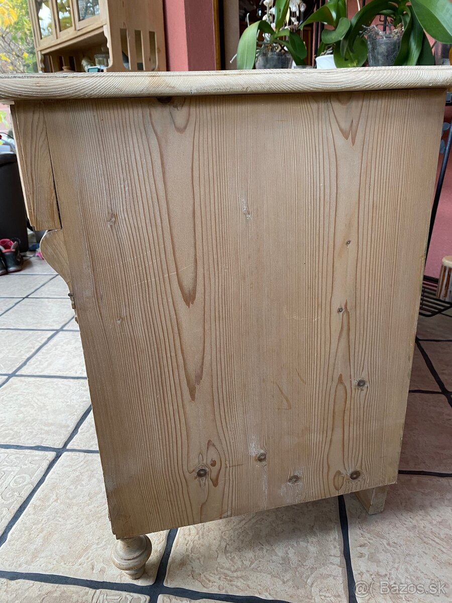 Starý starožitný stolík - 3