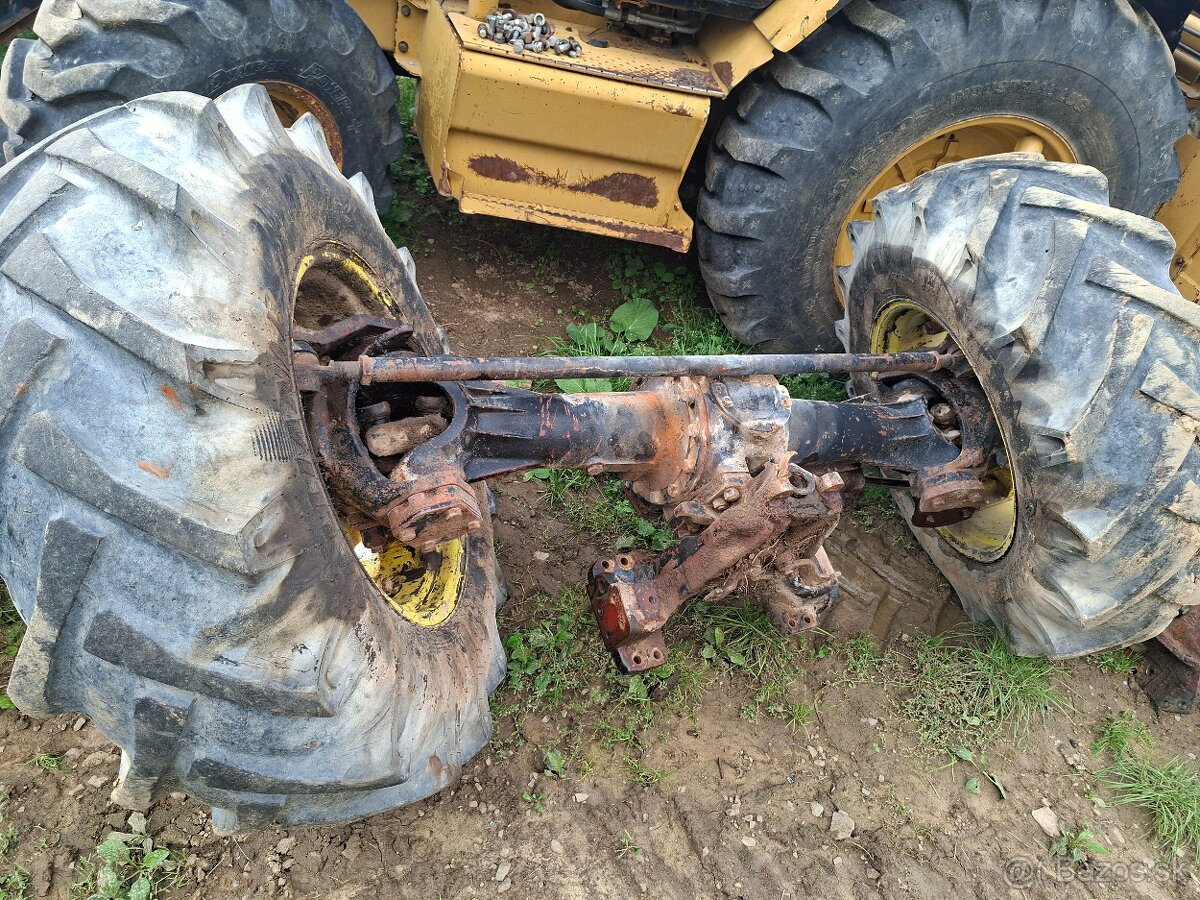 ROZPREDAM TRAKTOR ZETOR 7340TURBO V PREVEDENI JOHN DEERE - 3