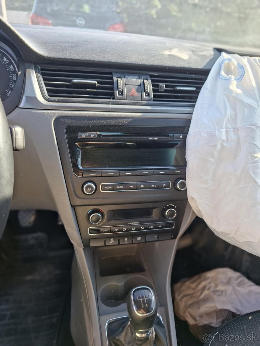 Rozpredám Škoda Rapid Spaceback 1.2Tsi 81kw CJZD - 3