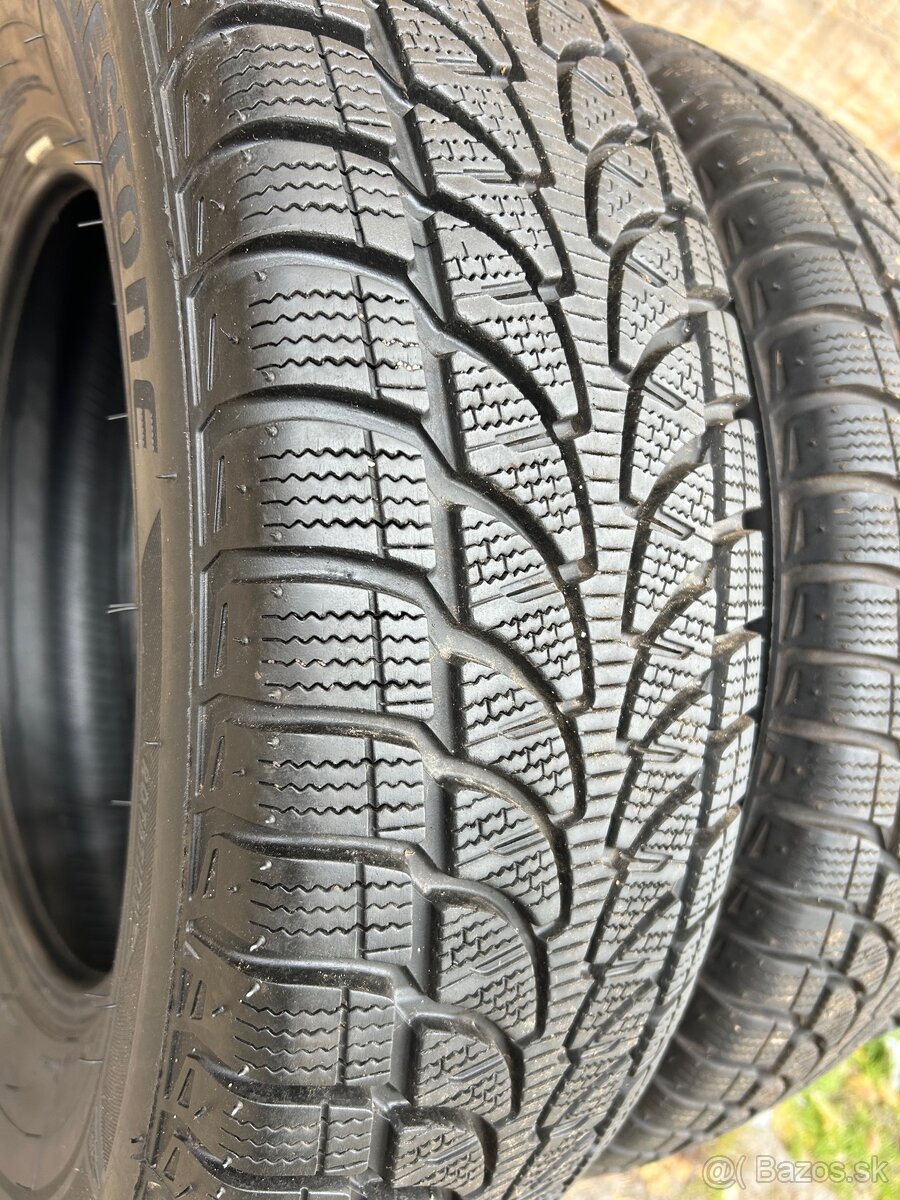 Bridgestone Blizak 205/80/16”-104T zima - 3