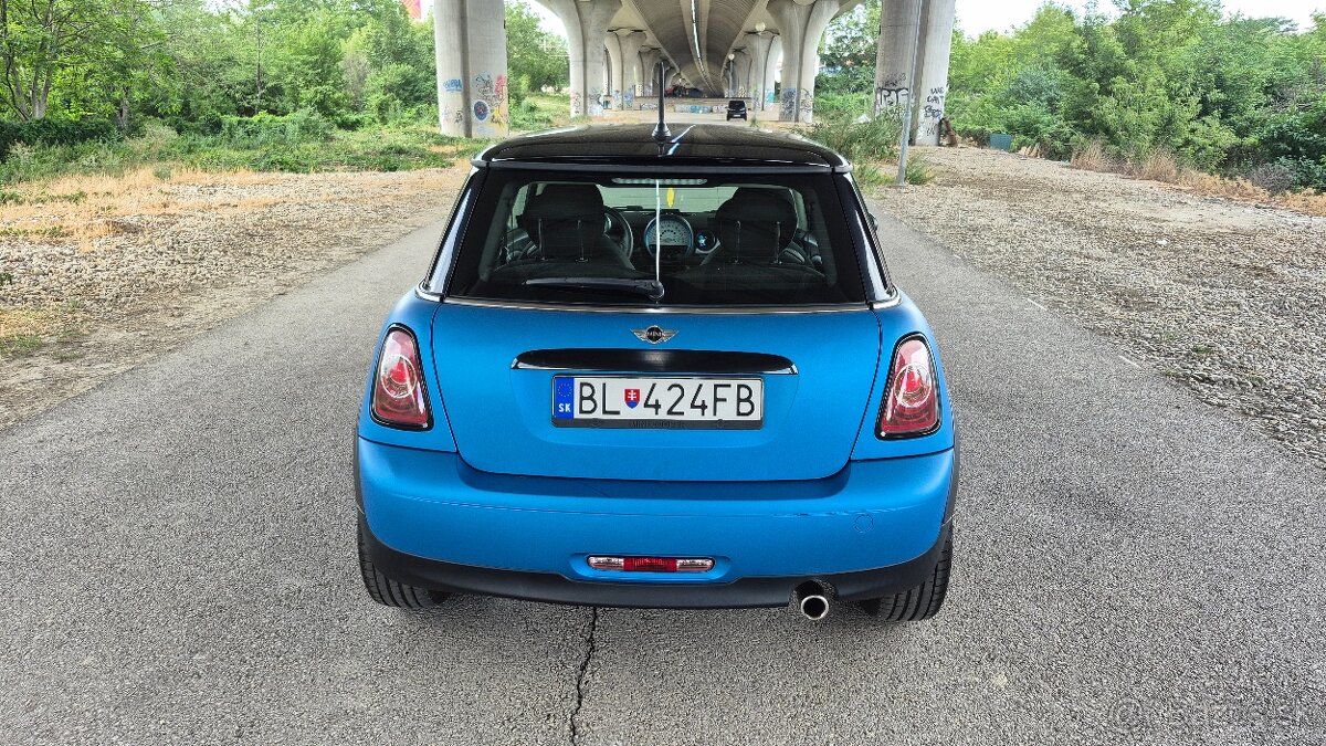 Mini Cooper 1.6 i 90kw M6 mozna vymena - 3