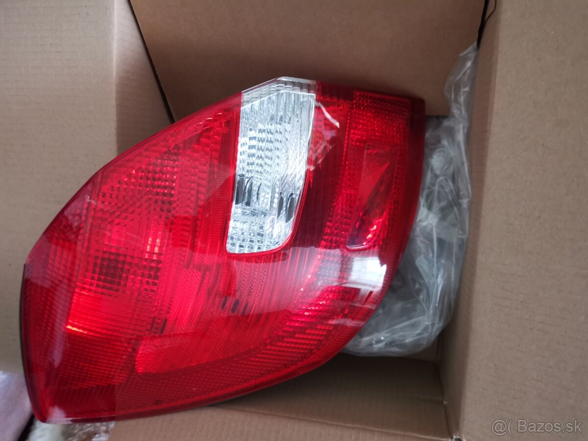 Škoda Fabia 2 zadné svetlá - 3