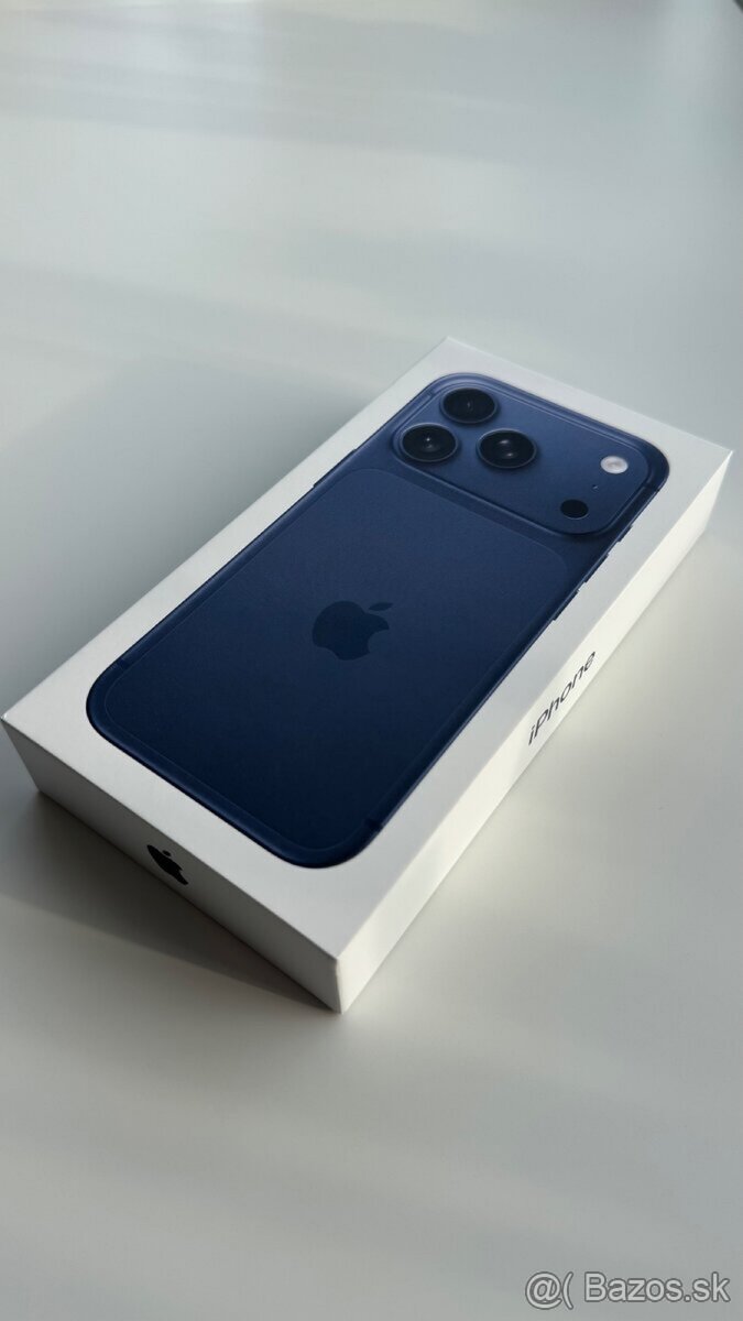 Iphone 17 PRO, 256gb, Deep Blue - 3