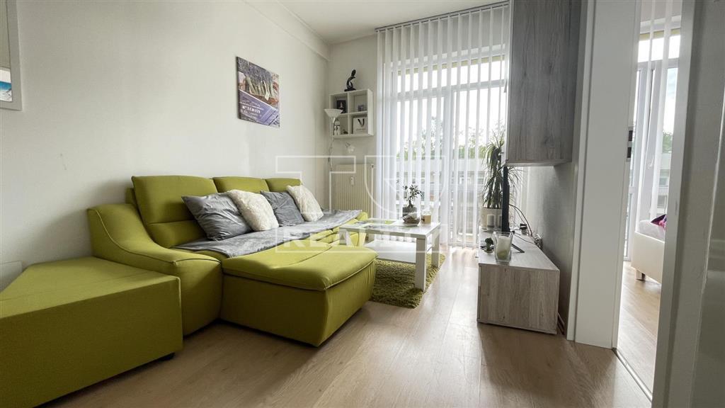 2 izbový byt, 29m2 + vlastne parkovacie miesto, Radvaň -... - 3