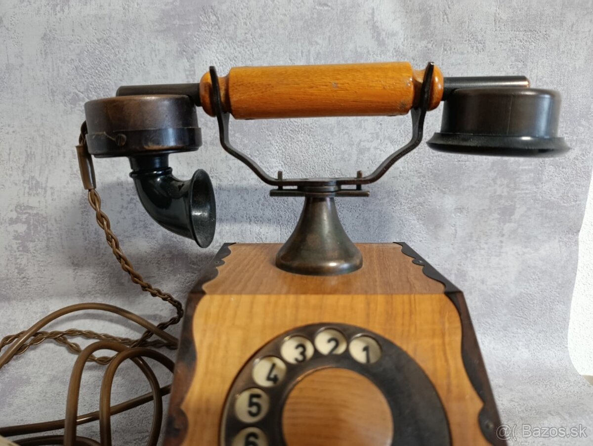 Starý retro telefon Tesla z roku 1979 Velice zachovalý, má č - 3