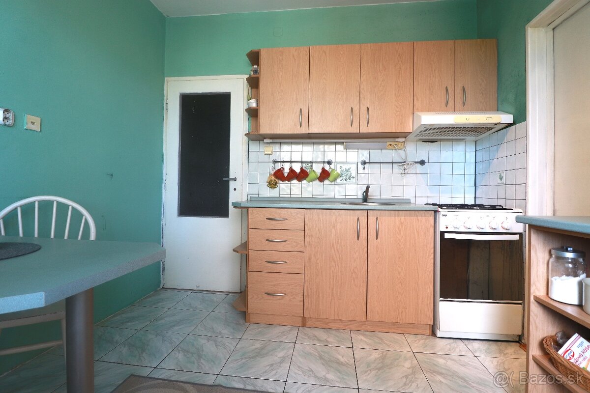 Komfortný 3 izbový byt s loggiou, šatníkom a špajzou - 3