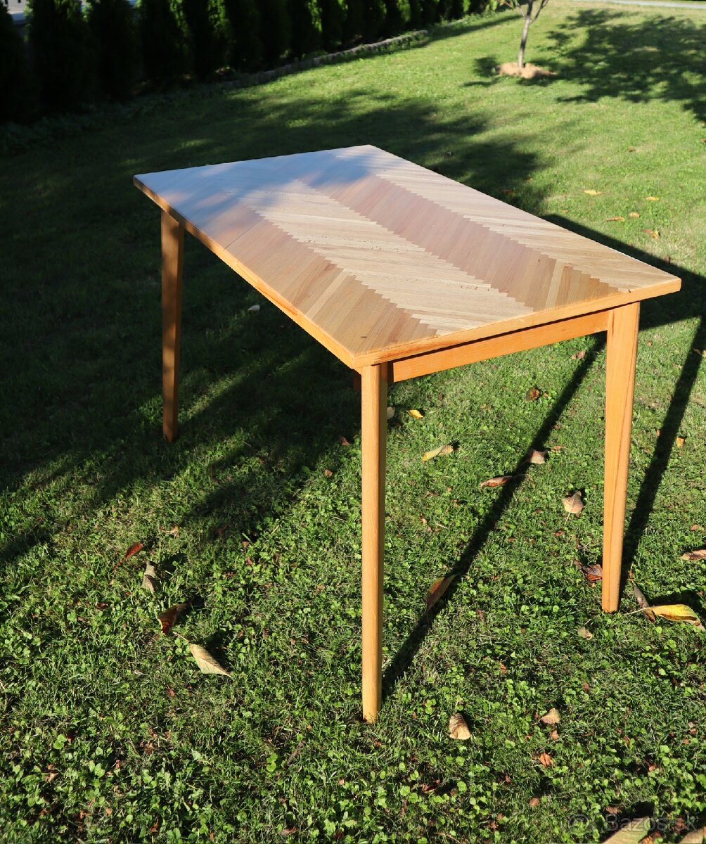 Jedálenský stôl - 3