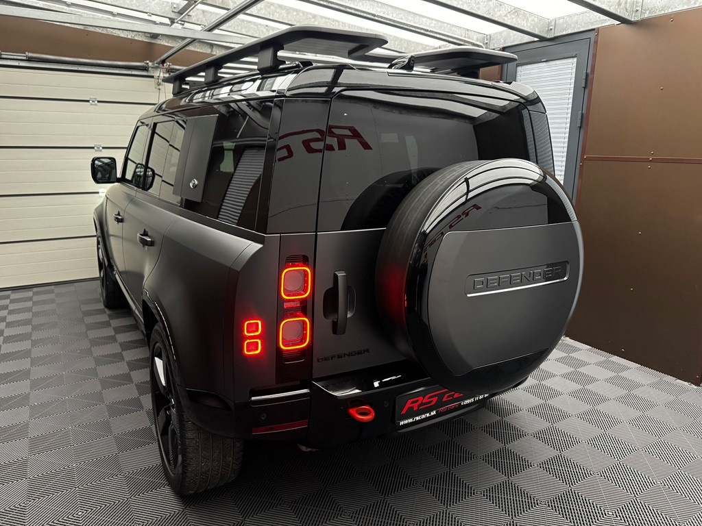 Land Rover Defender 110 D300 X-DYNAMIC HSE AWD/ Záruka / DPH - 3
