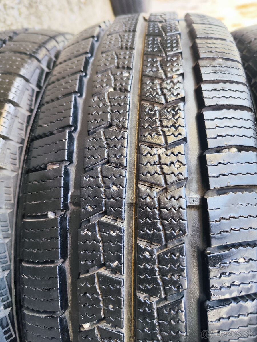 Zimné pneu = NEXEN = 215/70 R15C - 3