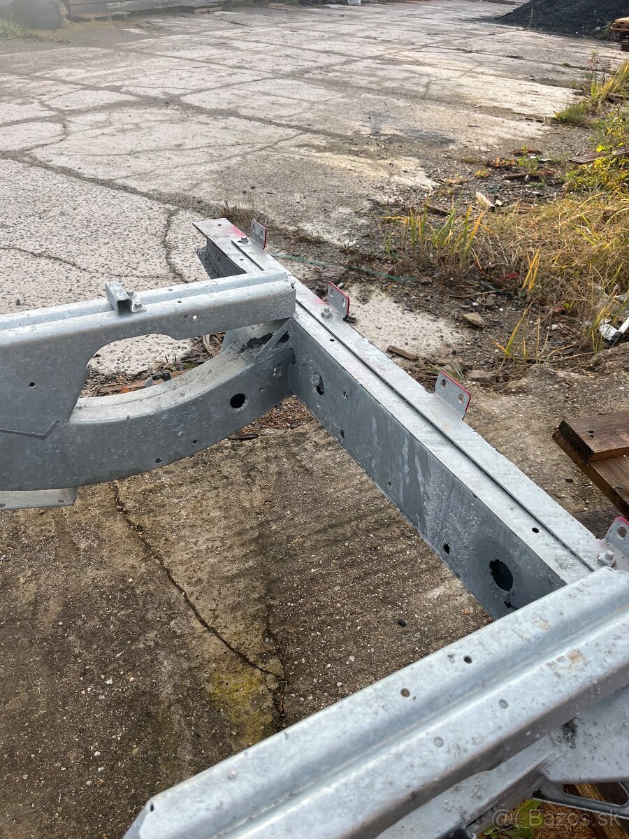 Land rover Defender Šasi