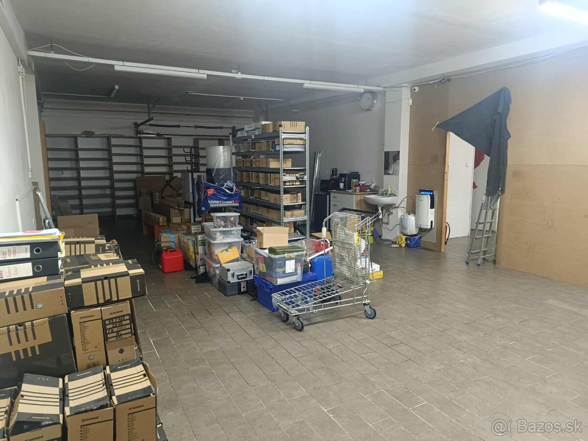 Na prenájom obchodný priestor 200 m2 Banská Bystrica - 3