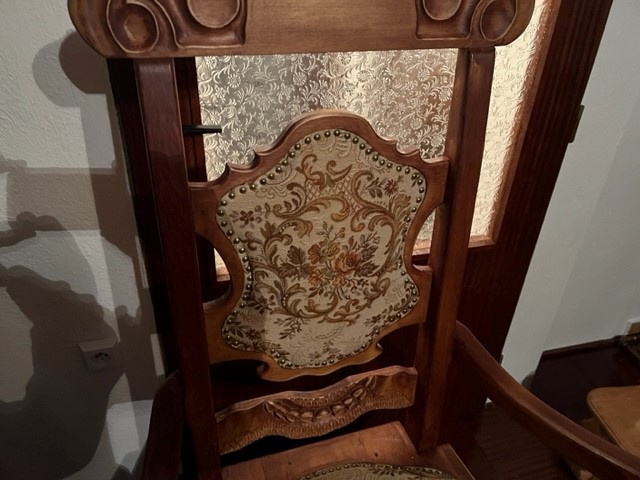 rucne vyrezavane kreslo - 3