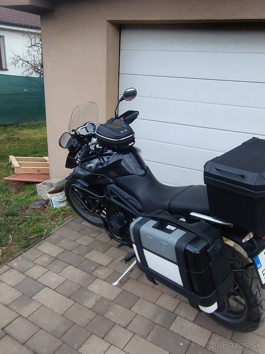 Triumph tiger 800 - 3