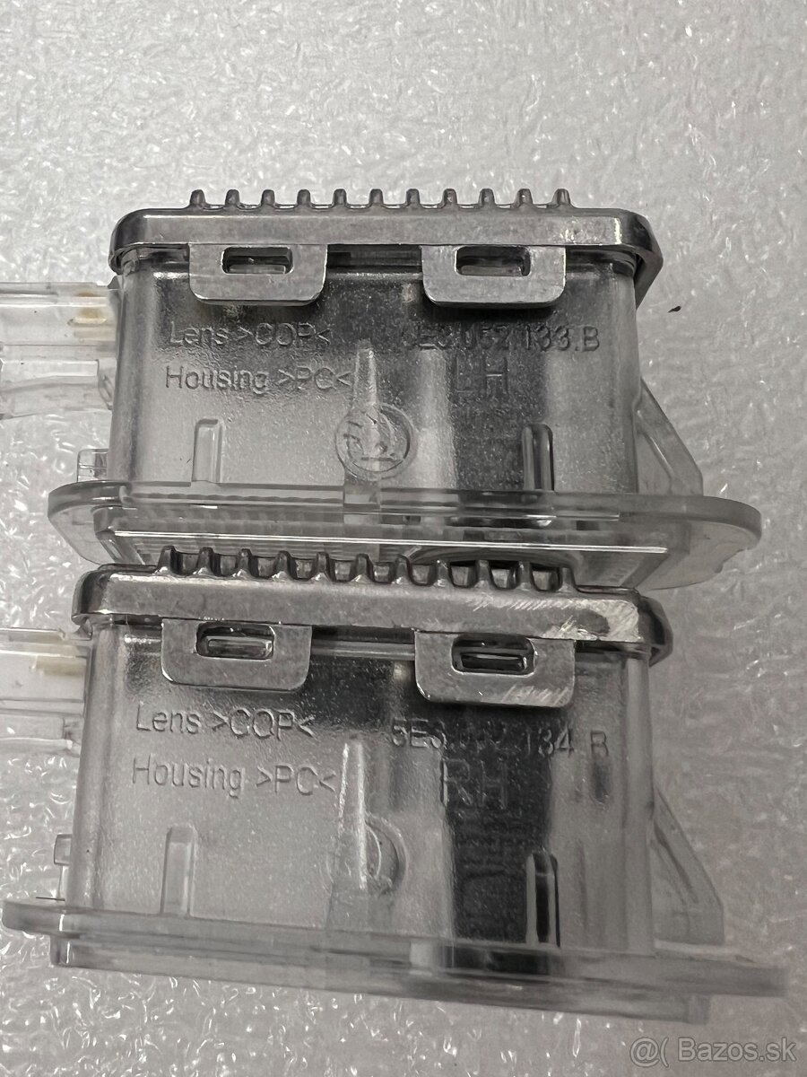 Škoda Superb 3 podsvietené kľučky svietiace logo pod dvere - 3