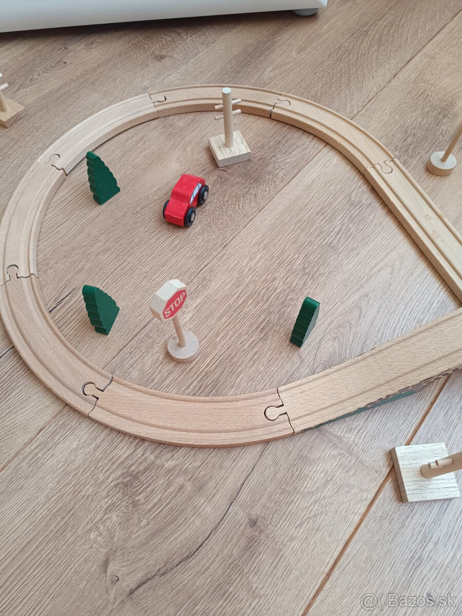 Vlackodraha osmicka Woody - 3