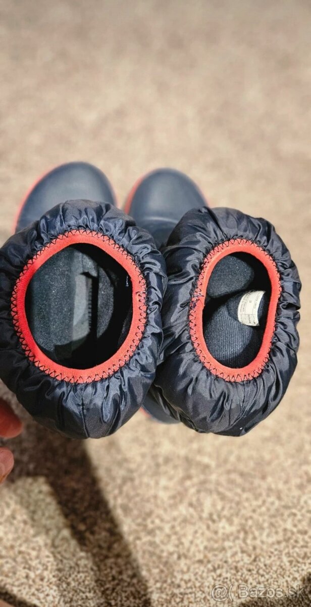 Snehule Crocs v. J3 - 3