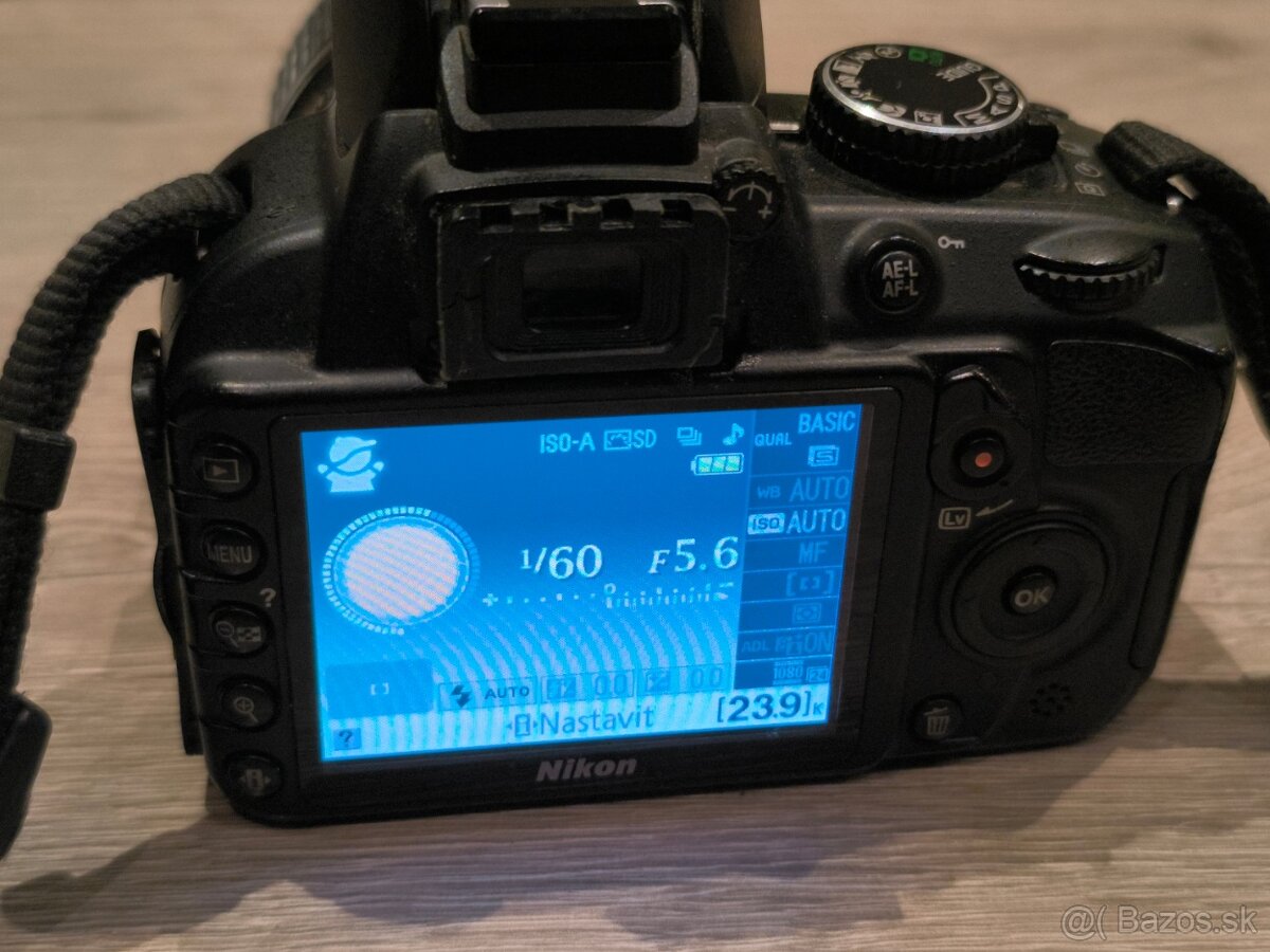 Nikon D3100 - 3