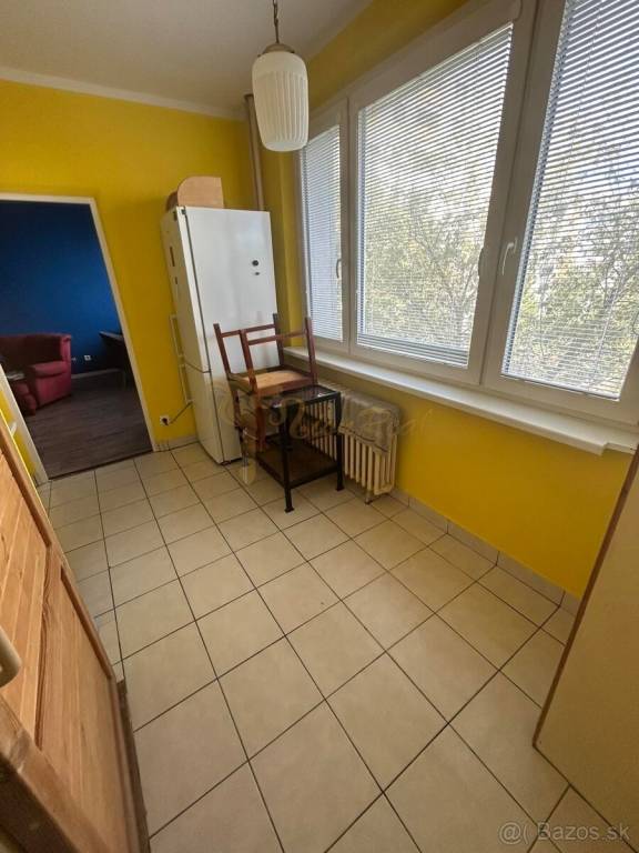 Veľký 2-izb. byt na ul. Vranovská, Petržalka, lodžia, 4.p./7 - 3