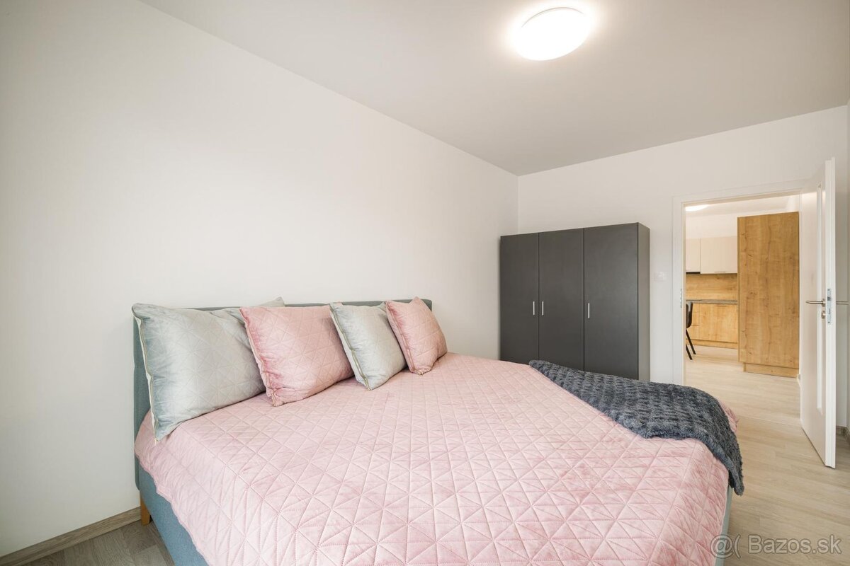 Na prenájom 3-izbový byt v novostavbe Thurzovka, Staré Mesto - 3