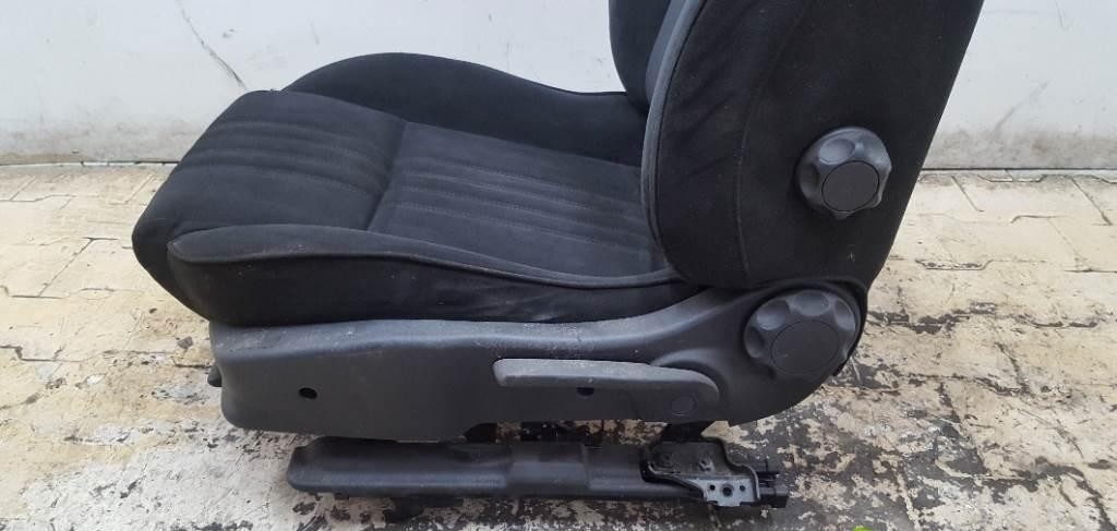 Predám sedadlá, tapacíry a interiér na ALFA ROMEO 159. - 3