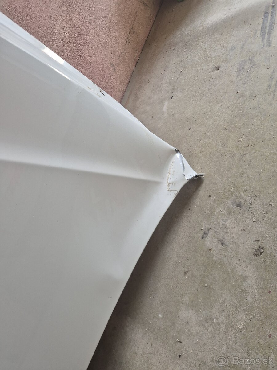 Predám kapotu bmw F30/F31/F32/F36 - 3